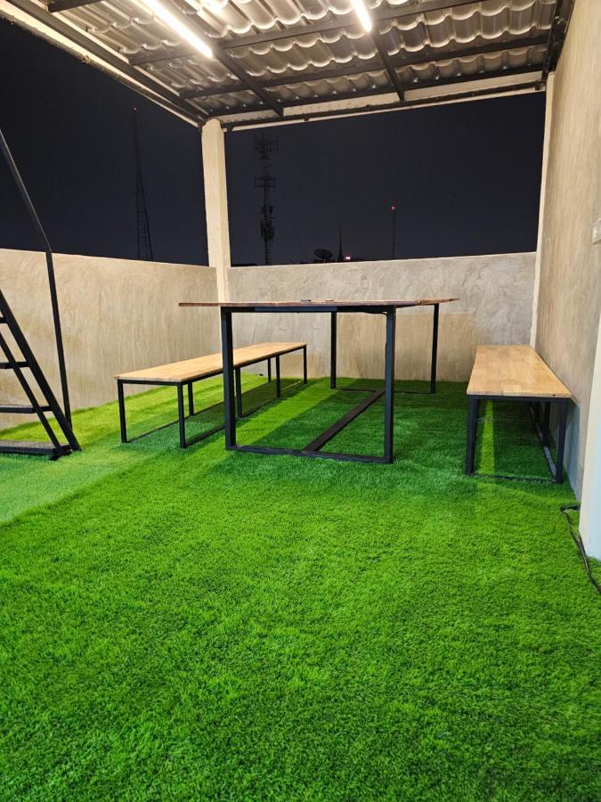 Luca Hostel Банкок Екстериор снимка