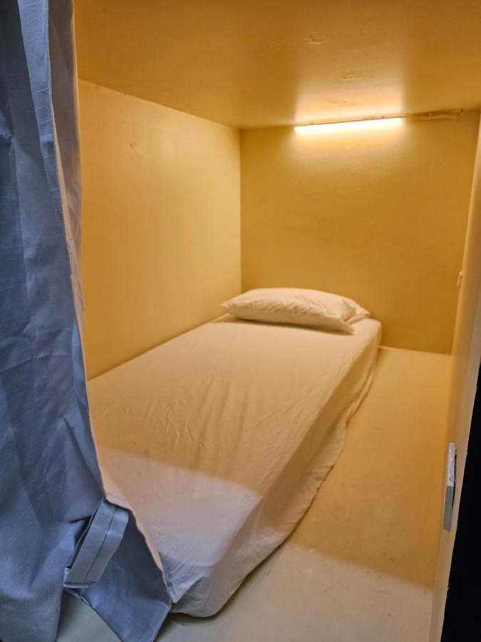 Luca Hostel Банкок Екстериор снимка